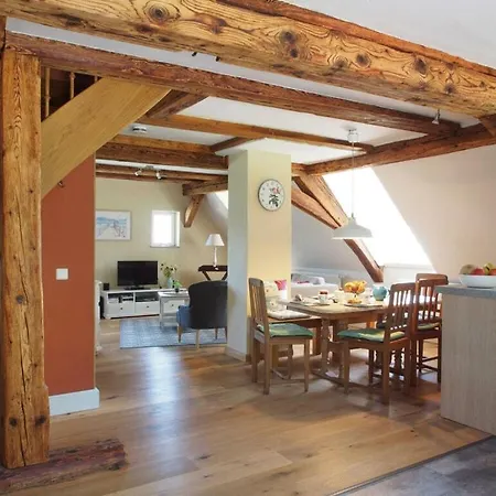펜션 Attic Modern Retreat 외닝겐