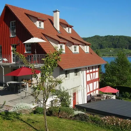 Attic Modern Retreat *