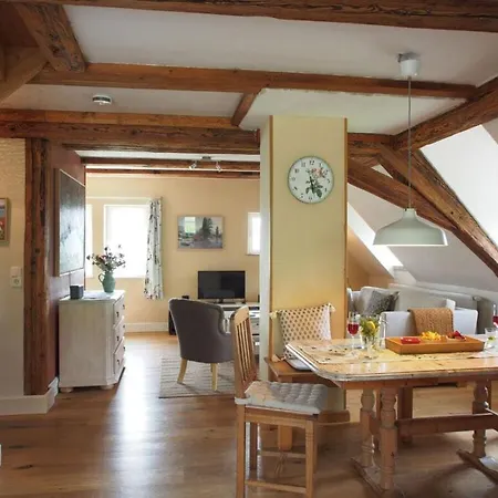 Attic Modern Retreat 펜션